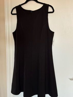 Black sleeveless flare dress